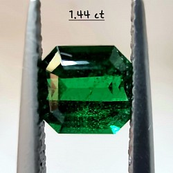 Tsavorite 1.44ct